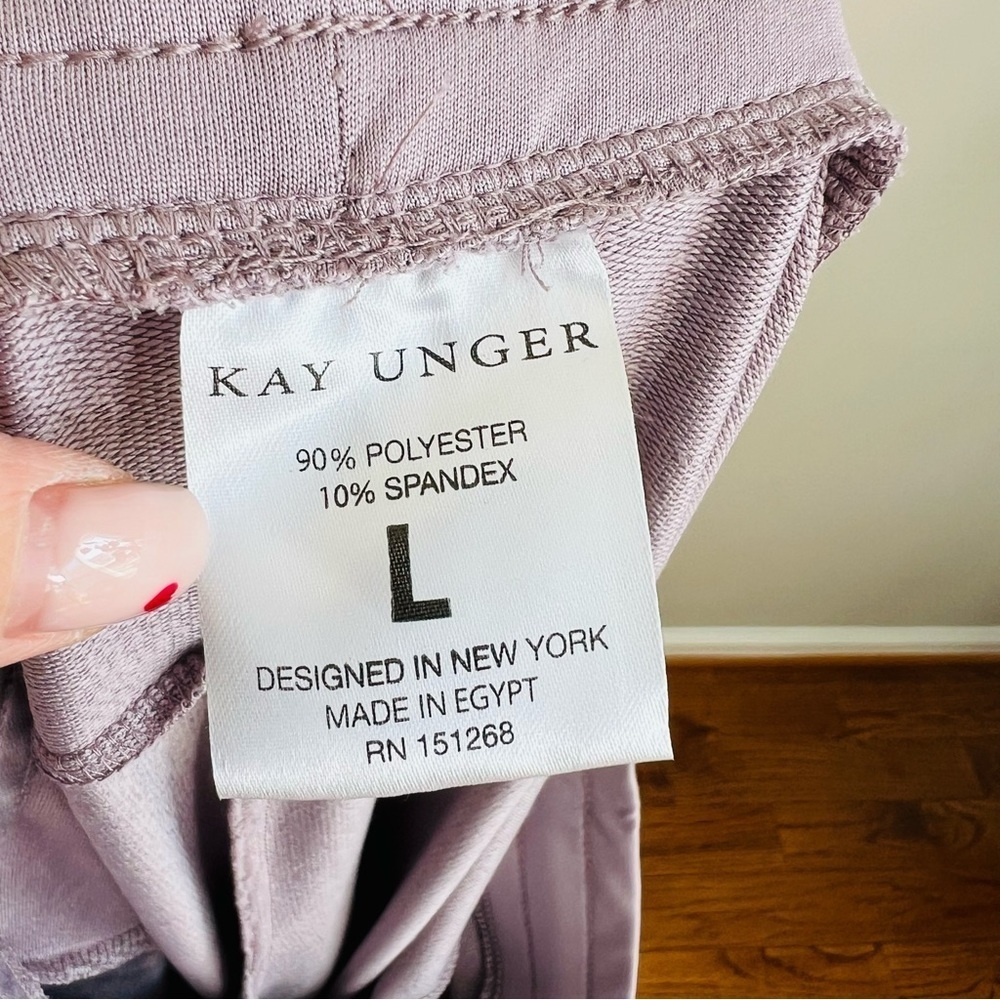 Kay Unger joggers with floral side stripe detail - Picture 3 of 6